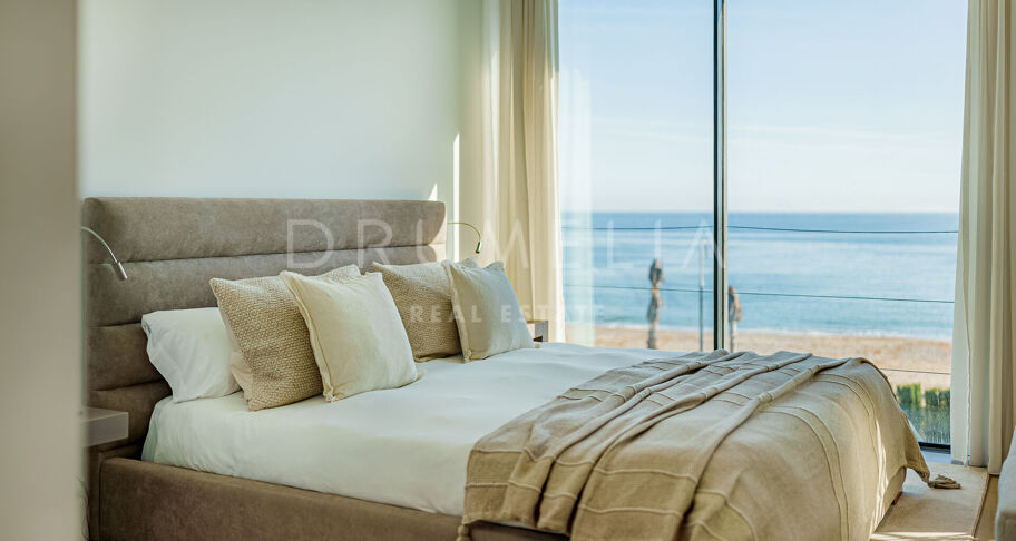 Spektakuläre Villa mit Meerblick und direktem Zugang zum Strand an der neuen Goldenen Meile - Estepona