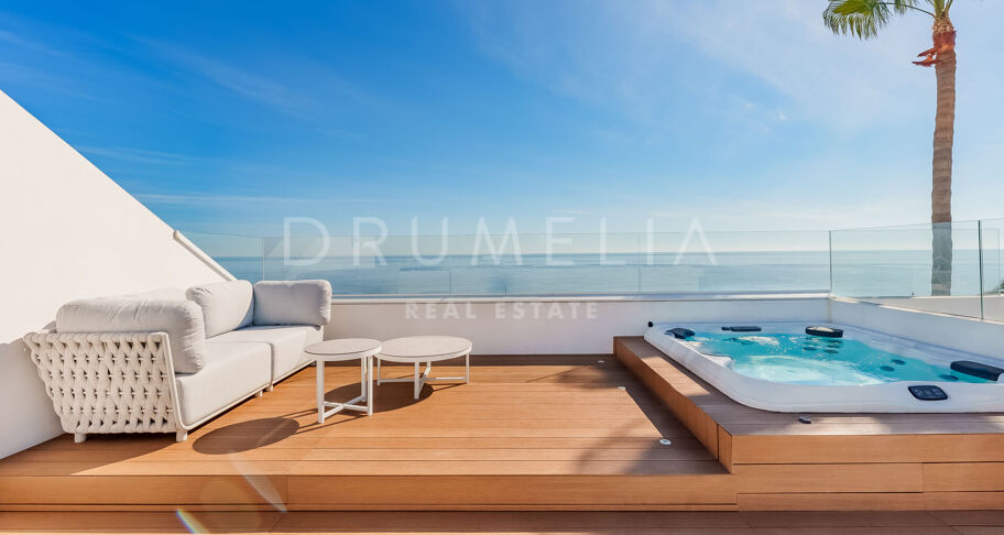 Spektakuläre Villa mit Meerblick und direktem Zugang zum Strand an der neuen Goldenen Meile - Estepona