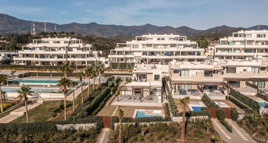 Luksusliv ved stranden: Villa med 4 soverom og panoramautsikt over sjøen med direkte tilgang til stranden - Velaya, Estepona