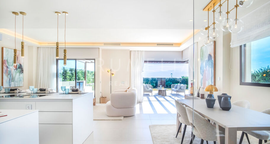 Luksusliv ved stranden: Villa med 4 soverom og panoramautsikt over sjøen med direkte tilgang til stranden - Velaya, Estepona
