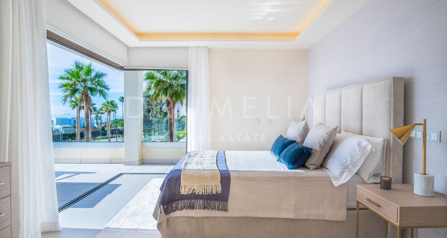 Luksusliv ved stranden: Villa med 4 soverom og panoramautsikt over sjøen med direkte tilgang til stranden - Velaya, Estepona