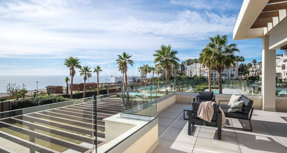 Luksusliv ved stranden: Villa med 4 soverom og panoramautsikt over sjøen med direkte tilgang til stranden - Velaya, Estepona