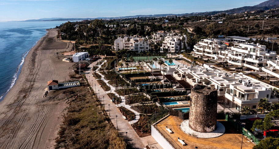 Luksusliv ved stranden: Villa med 4 soverom og panoramautsikt over sjøen med direkte tilgang til stranden - Velaya, Estepona