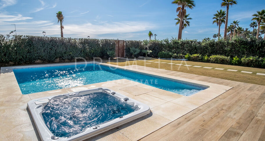 Luksusliv ved stranden: Villa med 4 soverom og panoramautsikt over sjøen med direkte tilgang til stranden - Velaya, Estepona