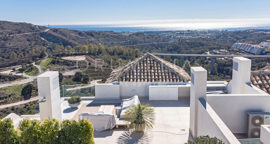 Nuevo Ático de Lujo en Primera Línea de Golf en construcción , Marbella Hill Club