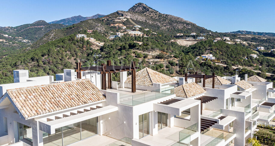 Nuevo Ático de Lujo en Primera Línea de Golf en construcción , Marbella Hill Club