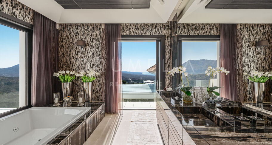 CASA VALENTINO – Einzigartige Luxusvilla mit Panoramablick in La Zagaleta, Benahavís