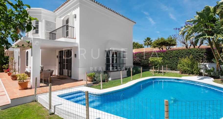 Villa de luxe en première ligne de golf à louer à long terme à Guadalmina Alta