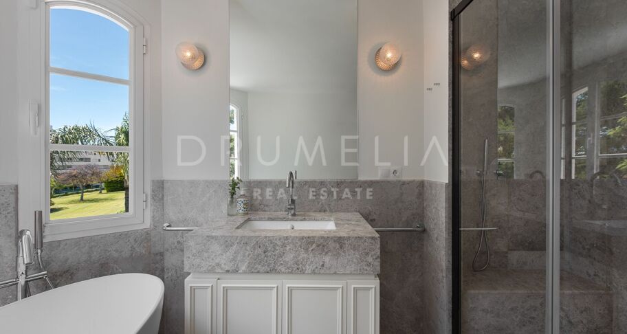Villa de luxe en première ligne de golf à louer à long terme à Guadalmina Alta