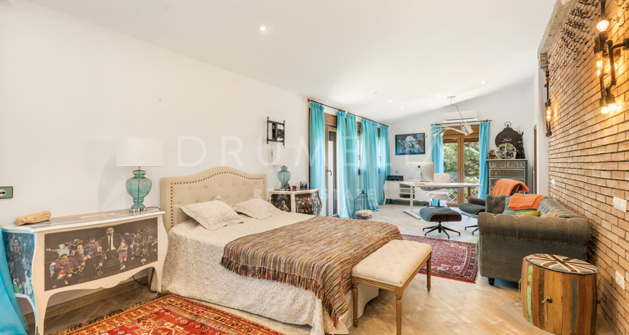 Charmante villa de golf à vendre à Guadalmina Baja, Marbella.