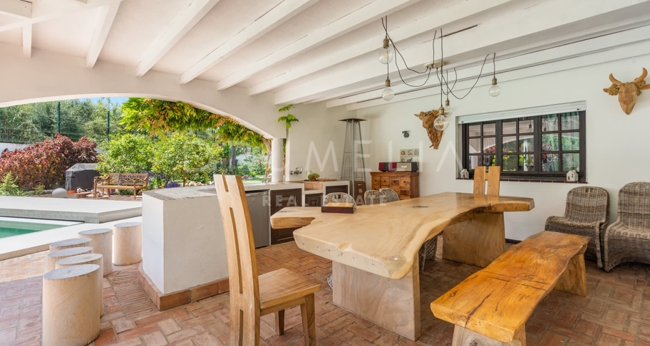 Charmante villa de golf à vendre à Guadalmina Baja, Marbella.