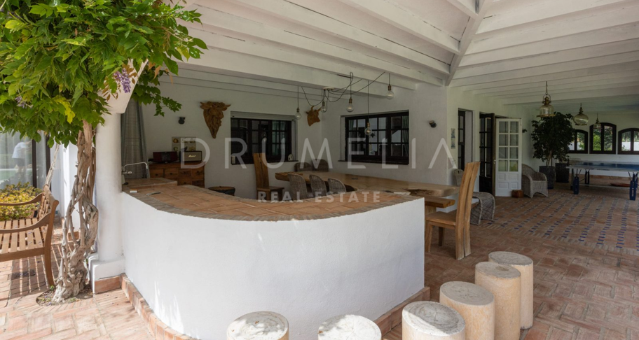 Charmante villa de golf à vendre à Guadalmina Baja, Marbella.
