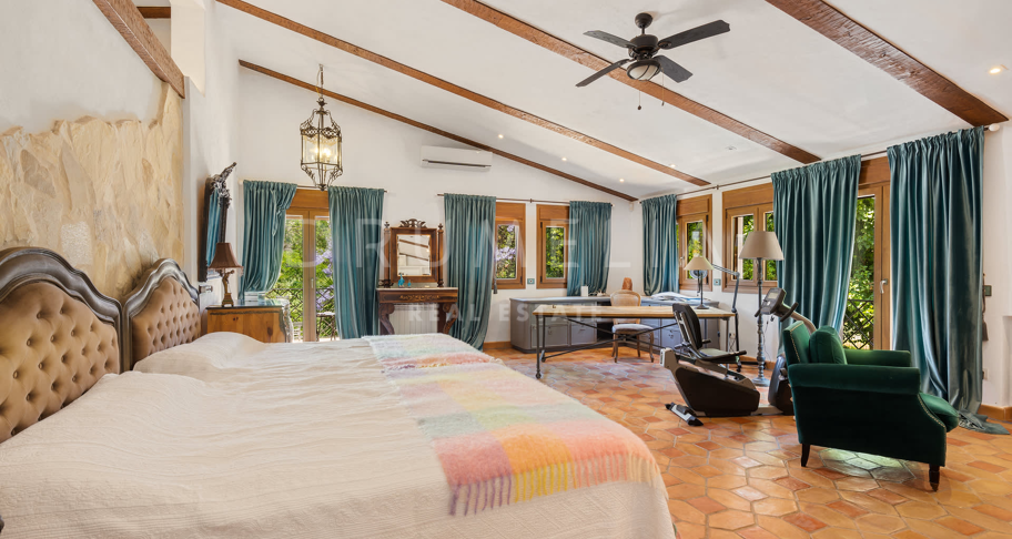 Charmante villa de golf à vendre à Guadalmina Baja, Marbella.