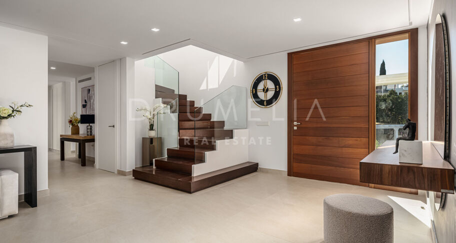 Renovated front-line golf, stunning modern luxury villa in Los Naranjos Golf, Nueva Andalucia