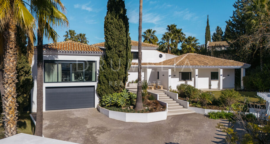 Renovated front-line golf, stunning modern luxury villa in Los Naranjos Golf, Nueva Andalucia