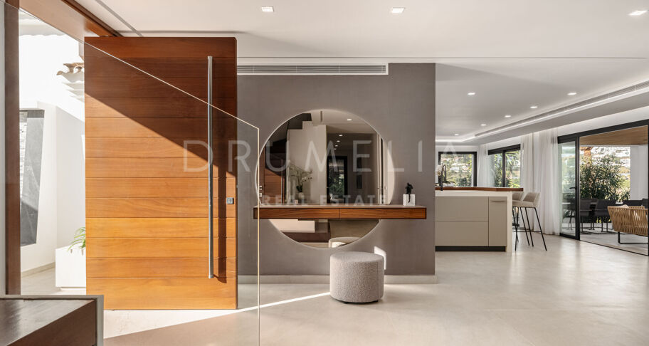 Renovated front-line golf, stunning modern luxury villa in Los Naranjos Golf, Nueva Andalucia