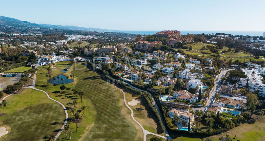 Renovated front-line golf, stunning modern luxury villa in Los Naranjos Golf, Nueva Andalucia