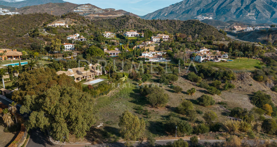 Utmerket tomt med imponerende panoramautsikt i eksklusive Vega del Colorado, Benahavis
