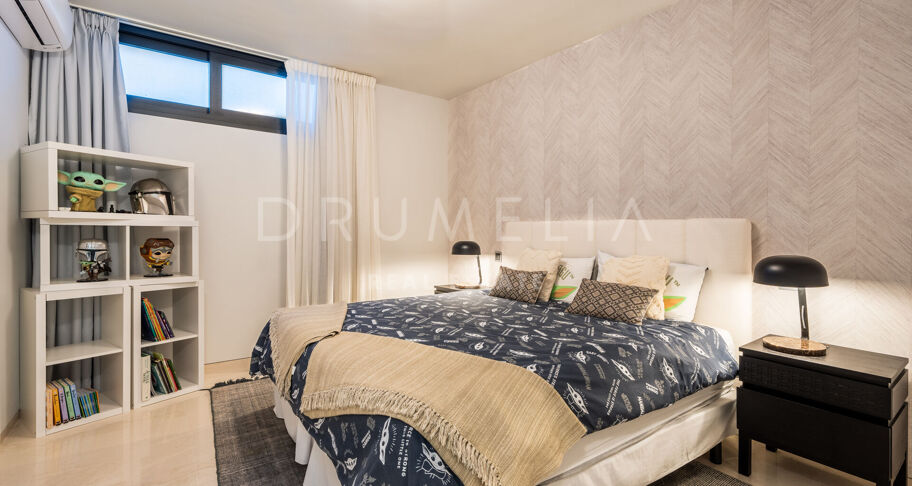 Lyxig modern villa med utsikt över bergen i prestigefyllda Los Olivos, Haza del Conde, Nueva Andalucía