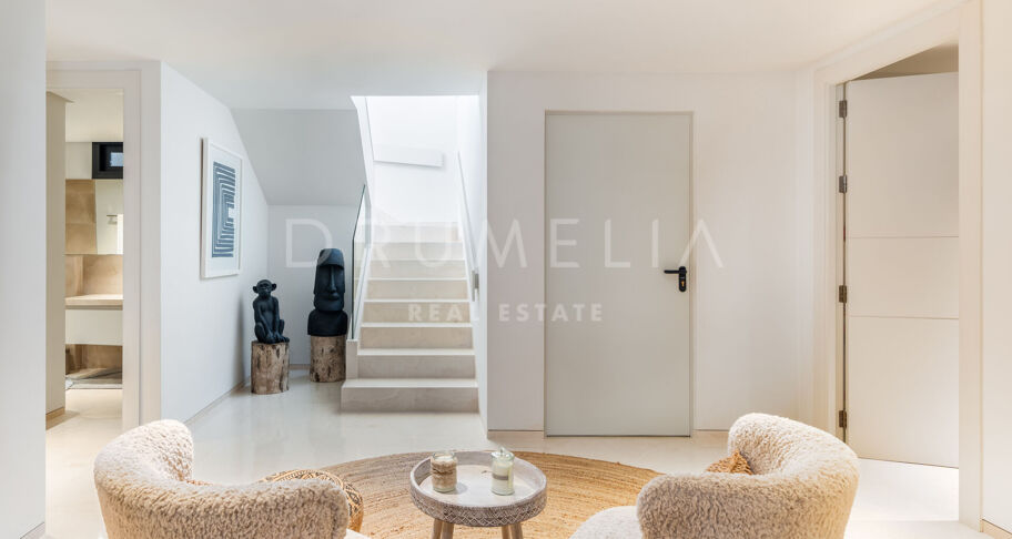 Lyxig modern villa med utsikt över bergen i prestigefyllda Los Olivos, Haza del Conde, Nueva Andalucía
