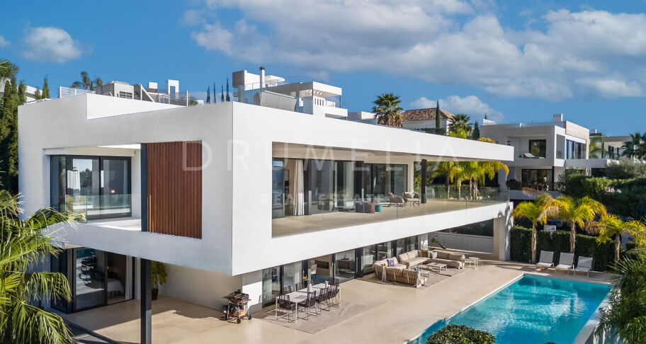 Lyxig modern villa med utsikt över bergen i prestigefyllda Los Olivos, Haza del Conde, Nueva Andalucía