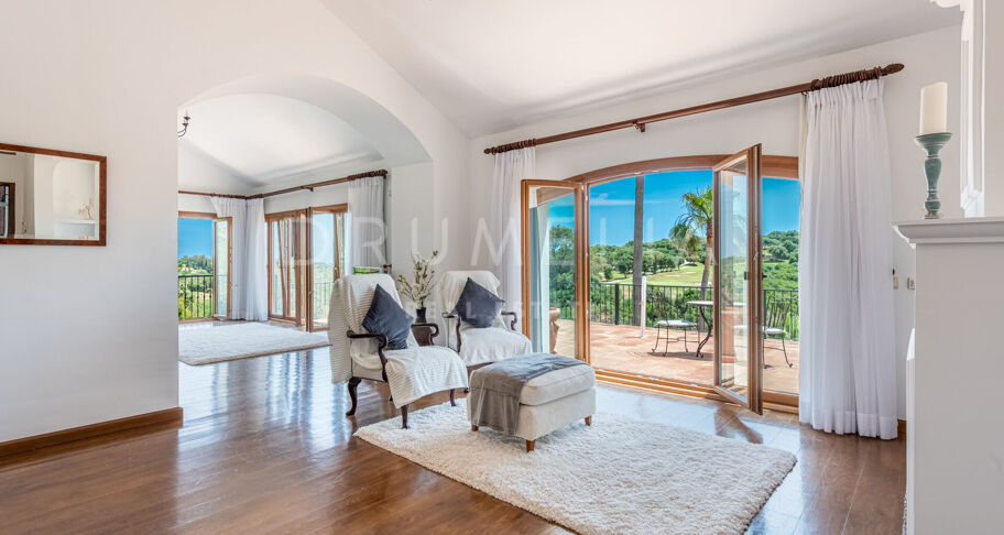 Luxury Mediterranean villa with breath-taking panoramic views and southern charm in San Roque