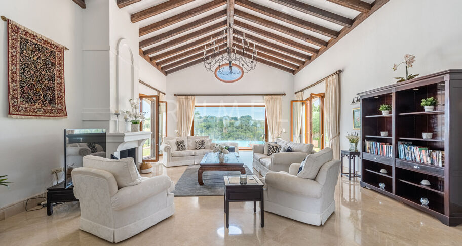 Luxury Mediterranean villa with breath-taking panoramic views and southern charm in San Roque
