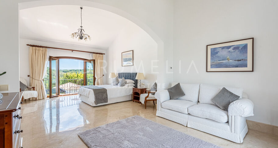 Luxury Mediterranean villa with breath-taking panoramic views and southern charm in San Roque