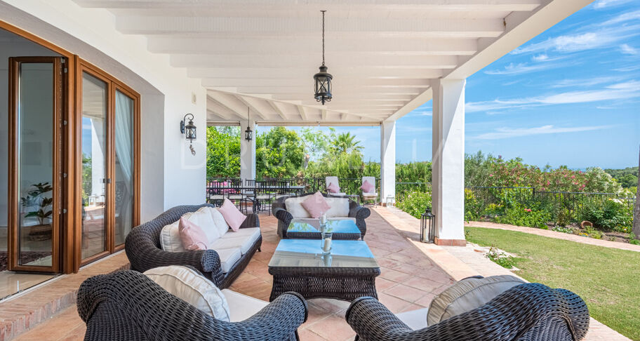 Luxury Mediterranean villa with breath-taking panoramic views and southern charm in San Roque