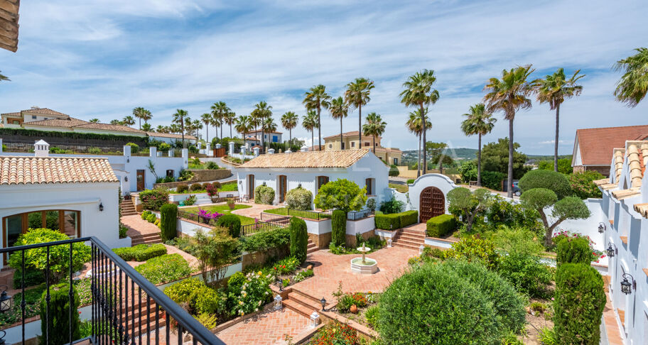 Luxury Mediterranean villa with breath-taking panoramic views and southern charm in San Roque