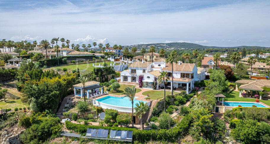 Luxury Mediterranean villa with breath-taking panoramic views and southern charm in San Roque