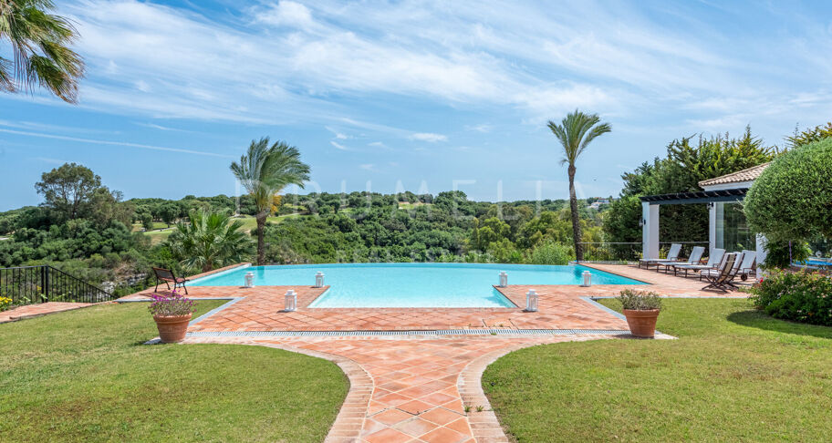 Luxury Mediterranean villa with breath-taking panoramic views and southern charm in San Roque