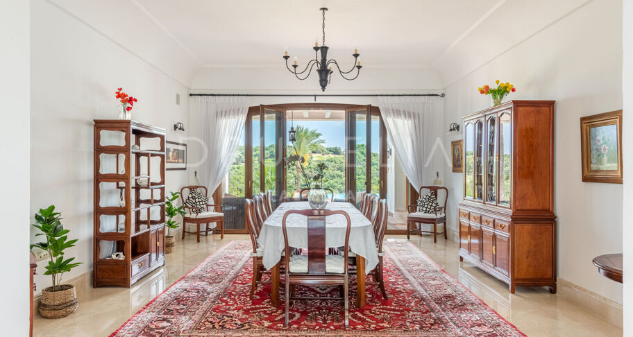 Luxury Mediterranean villa with breath-taking panoramic views and southern charm in San Roque