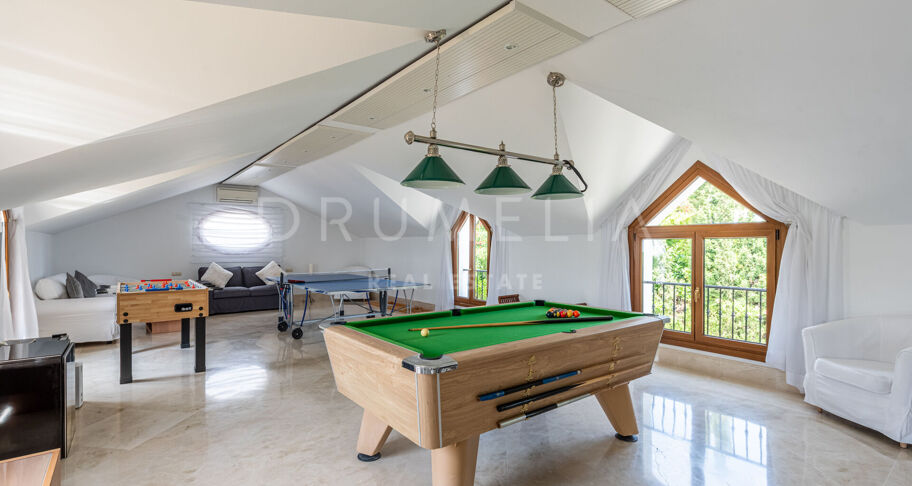 Luxury Mediterranean villa with breath-taking panoramic views and southern charm in San Roque
