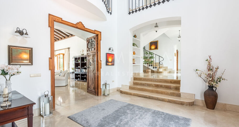 Luxury Mediterranean villa with breath-taking panoramic views and southern charm in San Roque