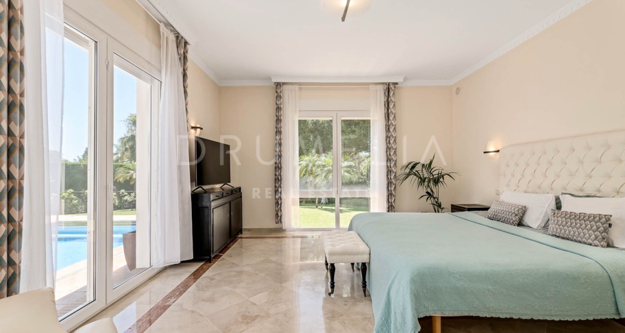 Wykwintna śródziemnomorska luksusowa willa z częściowym widokiem na morze, Sierra Blanca, Golden Mile of Marbella