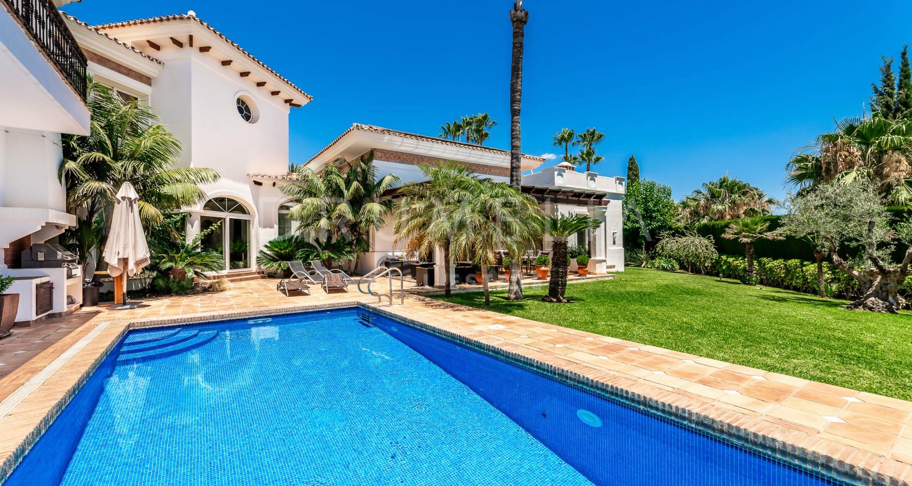 Wykwintna śródziemnomorska luksusowa willa z częściowym widokiem na morze, Sierra Blanca, Golden Mile of Marbella