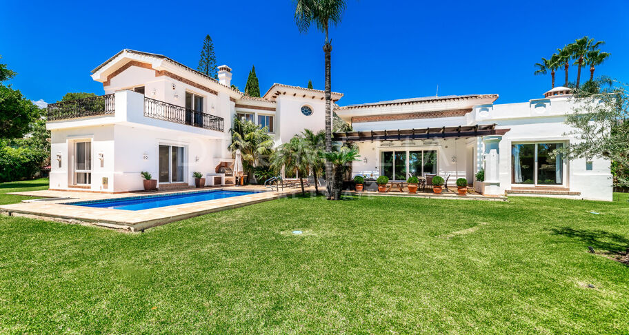 Wykwintna śródziemnomorska luksusowa willa z częściowym widokiem na morze, Sierra Blanca, Golden Mile of Marbella