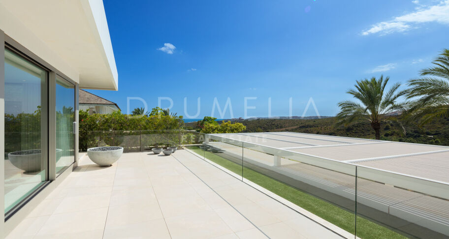 Ny frontlinje golf modern lyxvilla med vacker utsikt i elit Finca Cortesin, Casares.