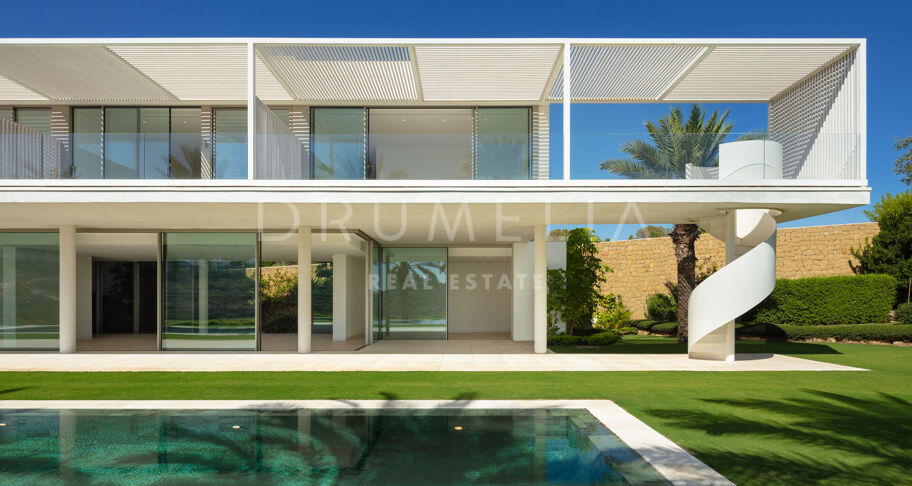 New innovative frontline golf Avant-garde luxury villa with superb views in Finca Cortesin, Casares.