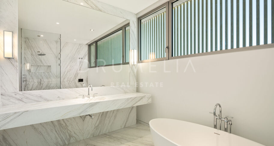New innovative frontline golf Avant-garde luxury villa with superb views in Finca Cortesin, Casares.