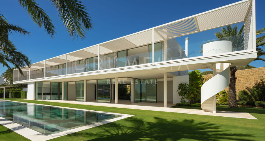 New innovative frontline golf Avant-garde luxury villa with superb views in Finca Cortesin, Casares.