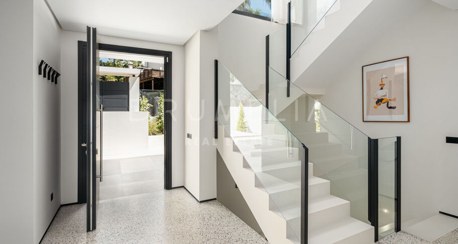 The Golden One- Luxury Modern Eco-Friendly Villa in The Golden 7 Urbanization- Golden Mile, Marbella