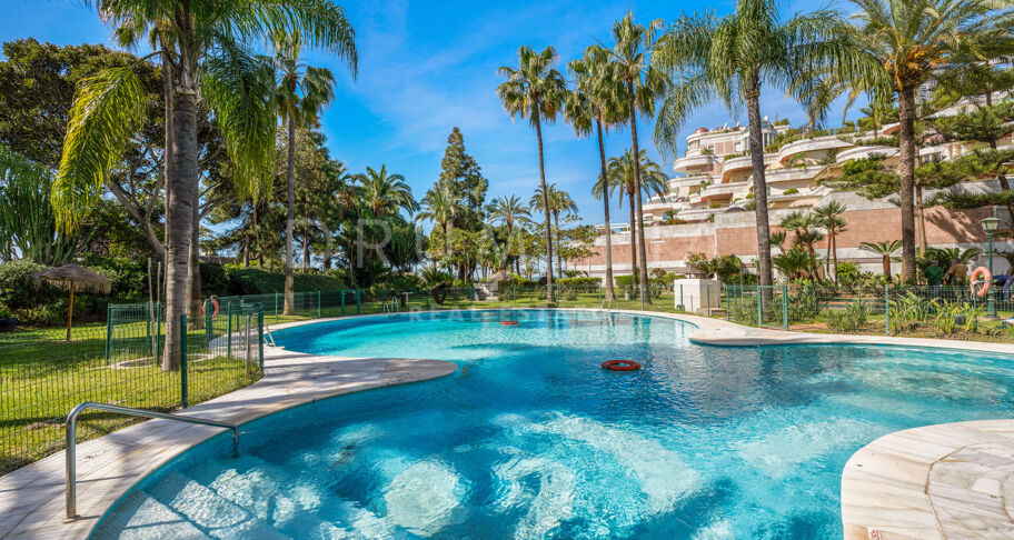 Waterfront 4-Bed Apartment with Dramatic Sea Views in Gray D'Albion, Most Coveted Building in Puerto Banus