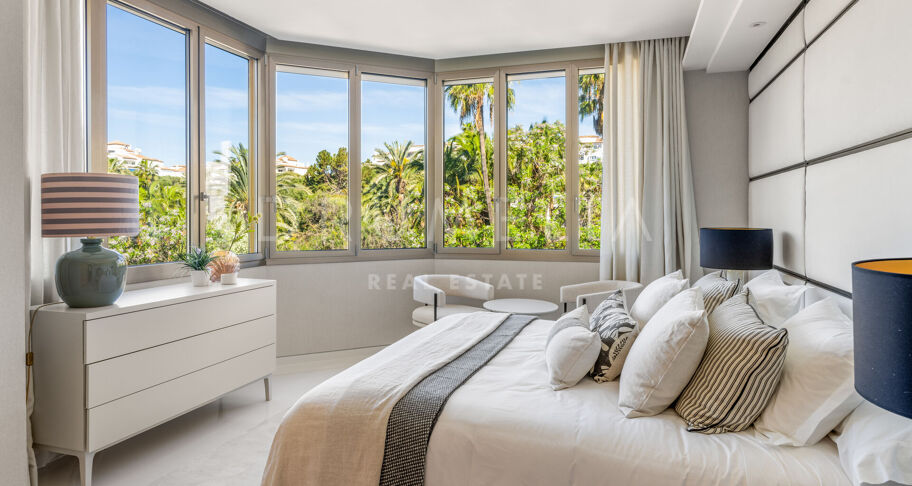 Waterfront 4-Bed Apartment with Dramatic Sea Views in Gray D'Albion, Most Coveted Building in Puerto Banus