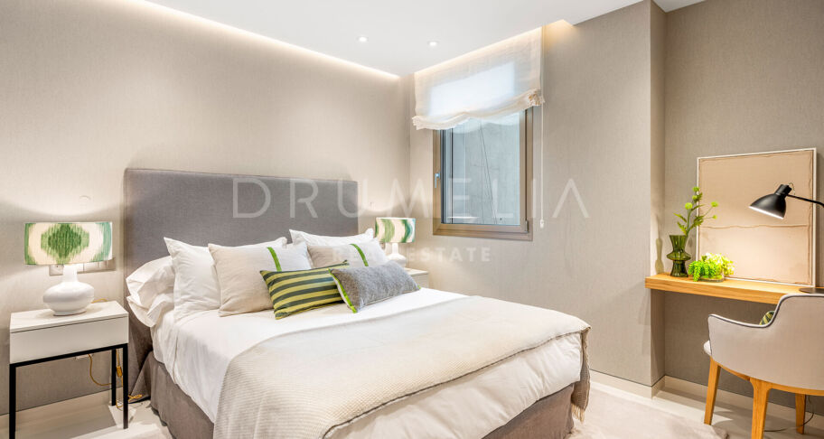 Waterfront 4-Bed Apartment with Dramatic Sea Views in Gray D'Albion, Most Coveted Building in Puerto Banus