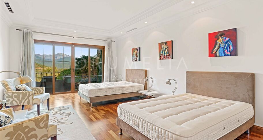 Luxe Villa in La Zagaleta met Panoramisch Uitzicht en Uitzonderlijke Privacy