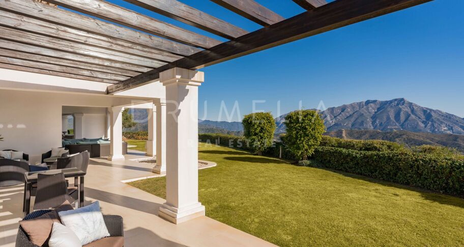 Luxe Villa in La Zagaleta met Panoramisch Uitzicht en Uitzonderlijke Privacy