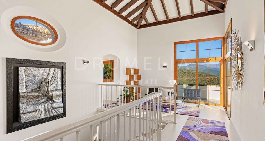 Luxe Villa in La Zagaleta met Panoramisch Uitzicht en Uitzonderlijke Privacy