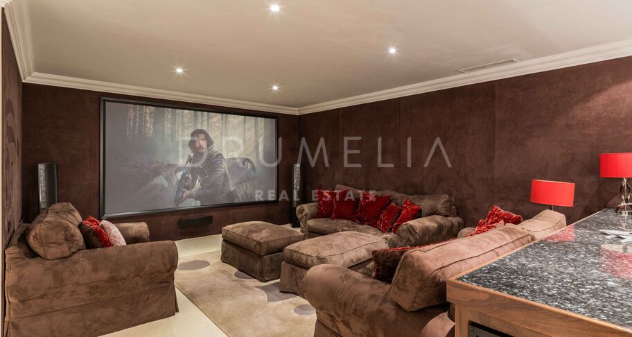 Luxe Villa in La Zagaleta met Panoramisch Uitzicht en Uitzonderlijke Privacy